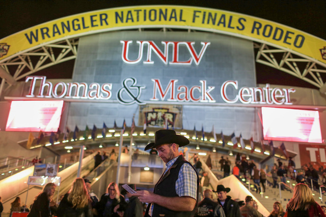 NFR’s first night lives up to rodeo fans’ expectations | Las Vegas