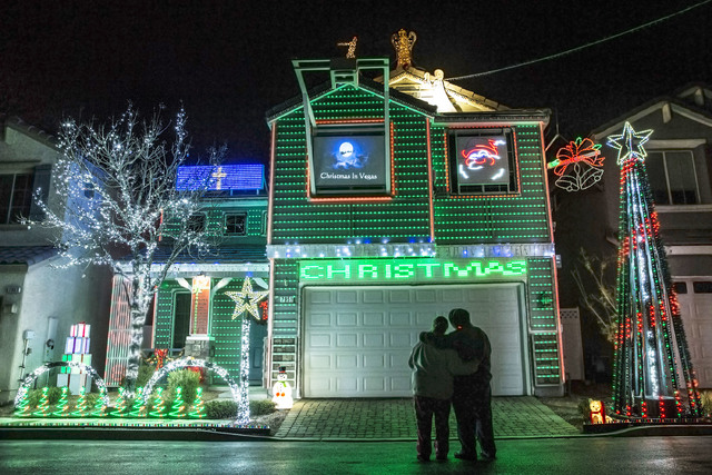Christmas Tree Lights Houses Neighborhoods Las Vegas 2022 This Las Vegas Family Turns Their House Into A High-Tech Holiday Wonderland  — Video | Las Vegas Review-Journal