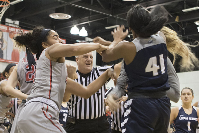 2 Unlv Women S Basketball Players Get 1 Game Suspension For On Court Brawl Las Vegas Review Journal - brawl stars basketball tips