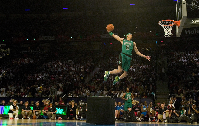 Gerald Green makes a dunk for a perfect score of 50 to end the NBA All-Star Slam Dunk contest at the Thomas & Mack Center in Las Vegas Saturday, Feb. 16, 2007. (John Locher/Las Vegas Review-Jo ...