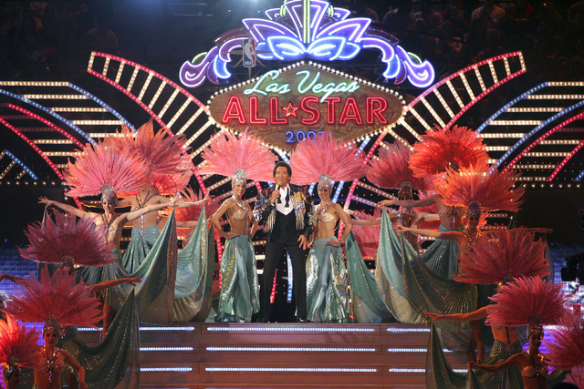 Wayne Newton performs before the start of the NBA All-Star game at the Thomas & Mack Center in Las Vegas Sunday, Feb. 18, 2007. (John Locher/Las Vegas Review-Journal)