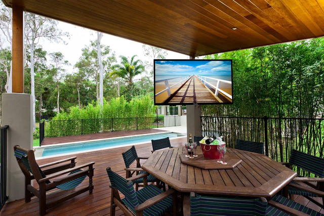COURTESY MIRAGEVISION
Because MirageVision uses name-brand TVs as the donor, the products s are thinner, lighter and modern looking.
