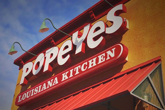 Does Burger King Own Popeyes In 2022? (Not What You Think)