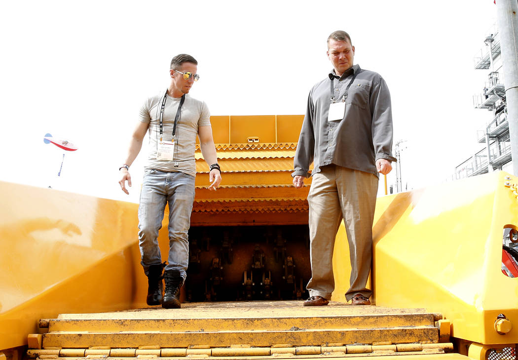 Veterans on the hunt for jobs at Las Vegas construction ...