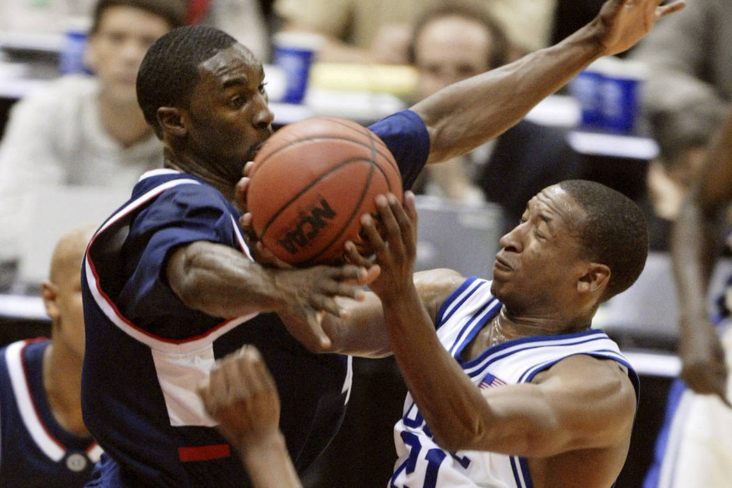 UConn vs. Kentucky - 2011 NCAA Tournament - Final Four 