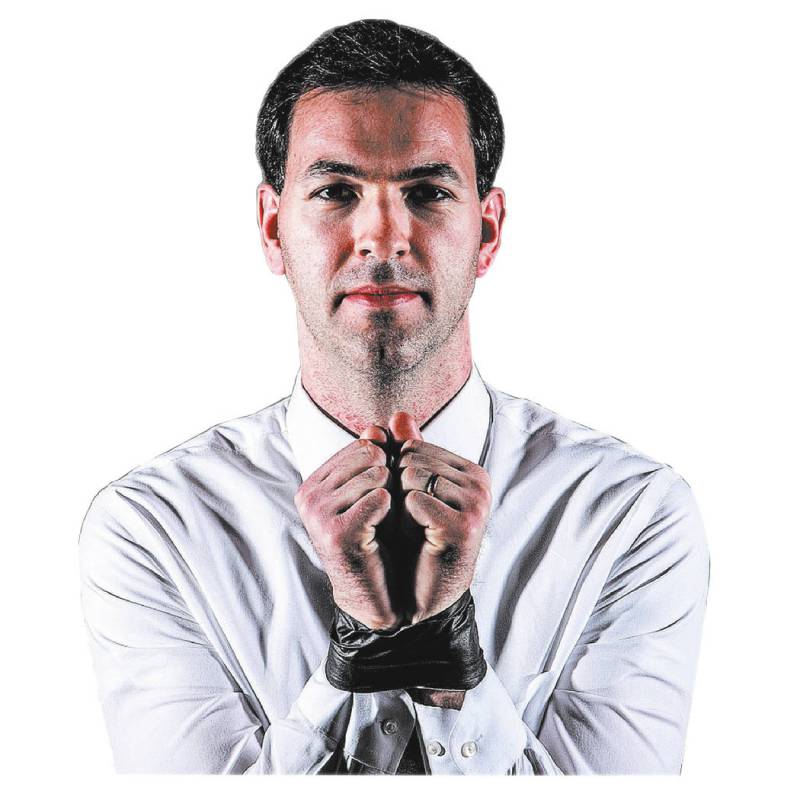 ExC.I.A. officer Jason Hanson is set to teach spy evasion skills in a