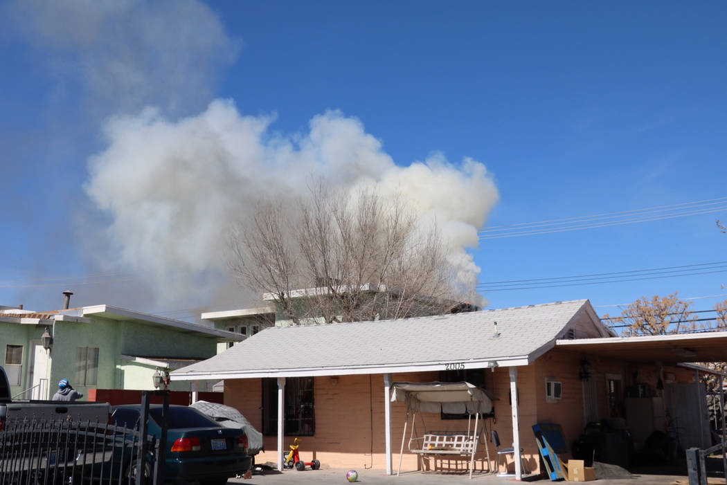 Downtown Las Vegas apartment fire displaces 3 adults, 3 kids Las