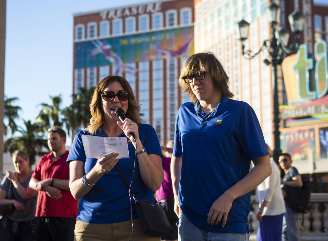 Las Vegas goes blue on World Autism Awareness Day — PHOTOS Las Vegas