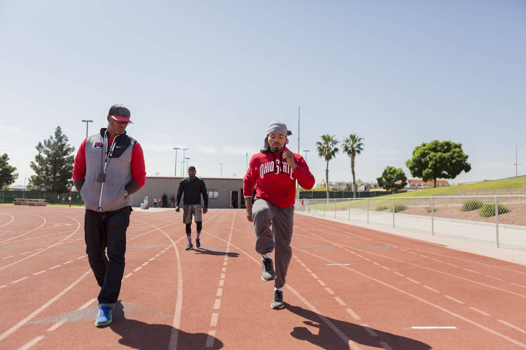 Larry Wade stays committed to boxer Shawn Porter, UNLV track Las