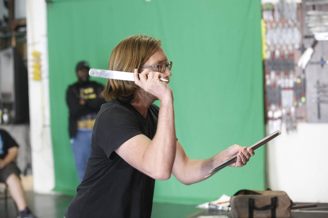 Amateurs, pros let blades fly at knifethrowing contest in Las Vegas