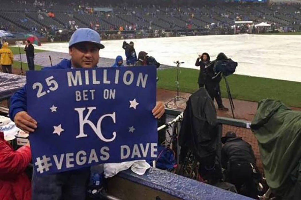 Dave Oancea at Royals-Mets World Series game in 2015. (itsvegasdave/Instagram)