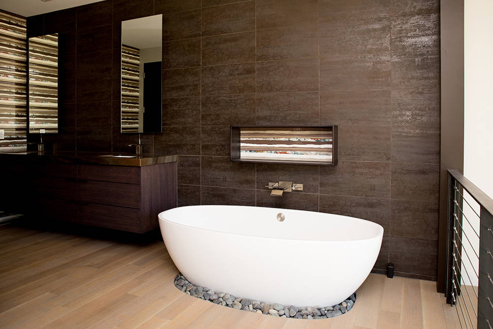 The master bath at 61 Arroyo Road features a Japanese-style soaker tub. (Tonya Harvey Real Estate Millions)