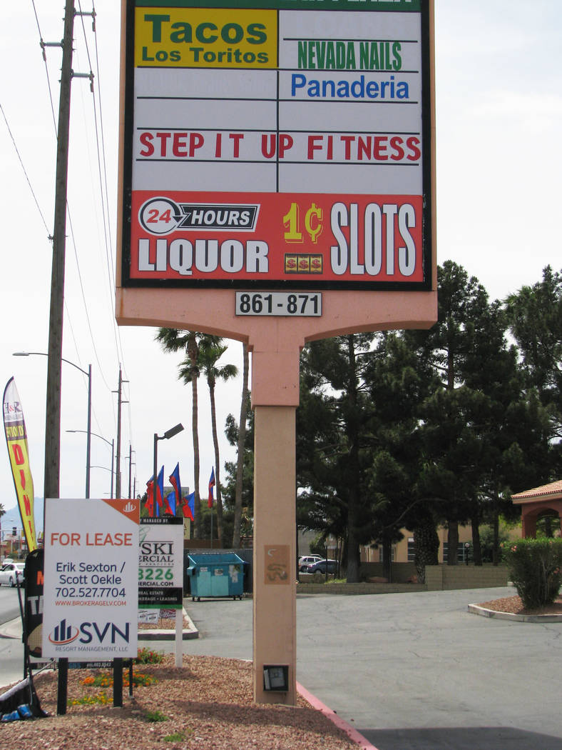 A market on Nellis Boulevard offers liquor 24 hours a day. (F. Andrew Taylor/View) @ FAndrewTPress