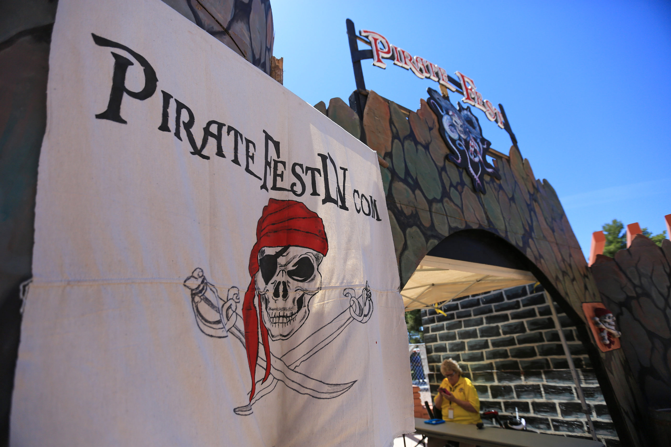 Pirate Fest sails into North Las Vegas park — VIDEO Local Las Vegas