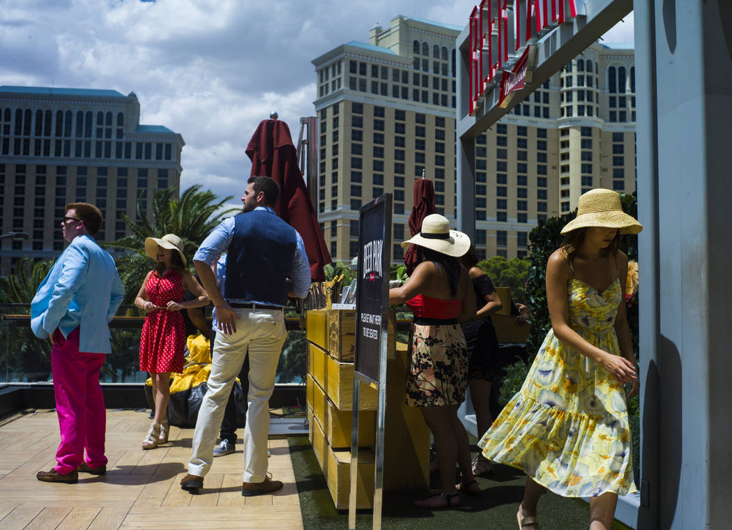 Fans embrace Kentucky Derby spirit at Strip watch party Las Vegas