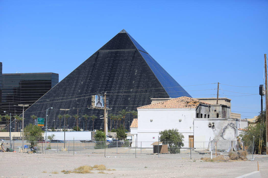 The abandoned building at 5285 Dean Martin Drive sits across from the proposed Raiders Stadium site on Thursday, May 4, 2017, in Las Vegas. Brett Le Blanc Las Vegas Review-Journal @bleblancphoto