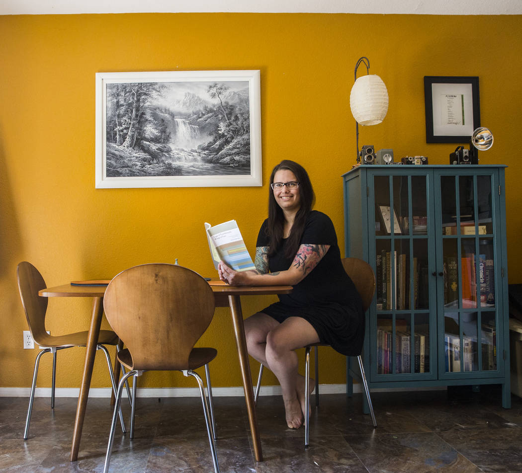 Writer Heather Lang at her Las Vegas home on Tuesday, May 9, 2017. Benjamin Hager Las Vegas Review-Journal @benjaminhphoto