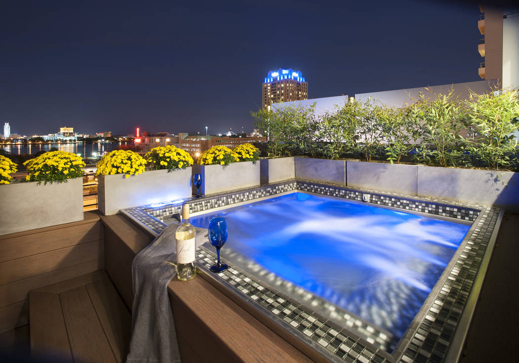 Bradford Products
A stainless steel spa was installed on the rooftop of a five-story Philadelphia condominium. The spa is 3 feet deep and finished with Dal-Tile Black Evening Mix tile.