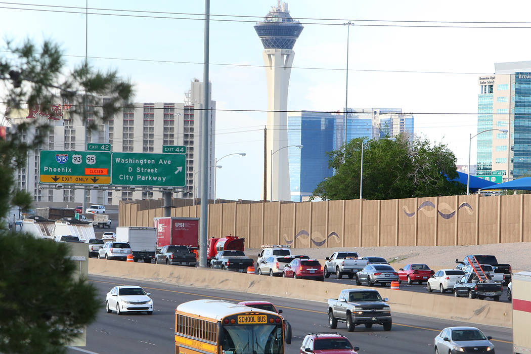 Heavy traffic during the first morning of the &quot;Big Squeeze&quot; along U.S. Highway 95 South at the Spaghetti Bowl in Las Vegas on Tuesday, March 21, 2017. (Bizuayehu Tesfaye/Las Vega ...