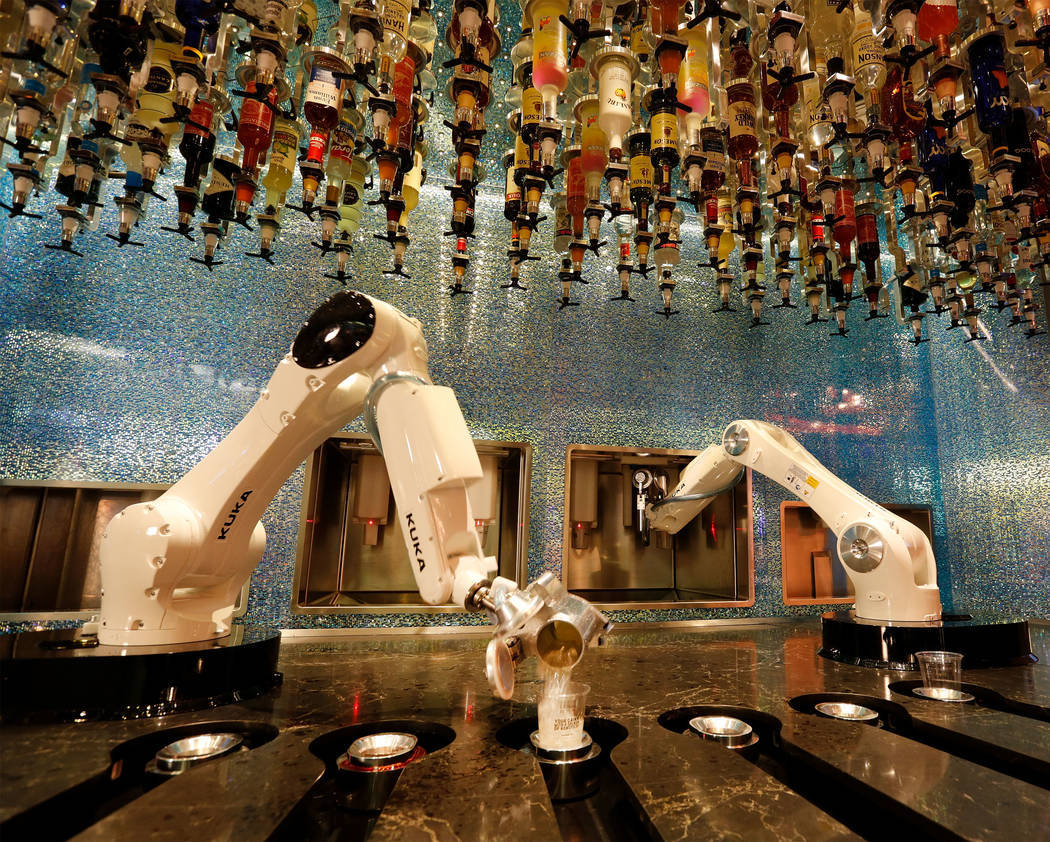 New Las Vegas Strip bar features robot bartenders — VIDEO Food Entertainment
