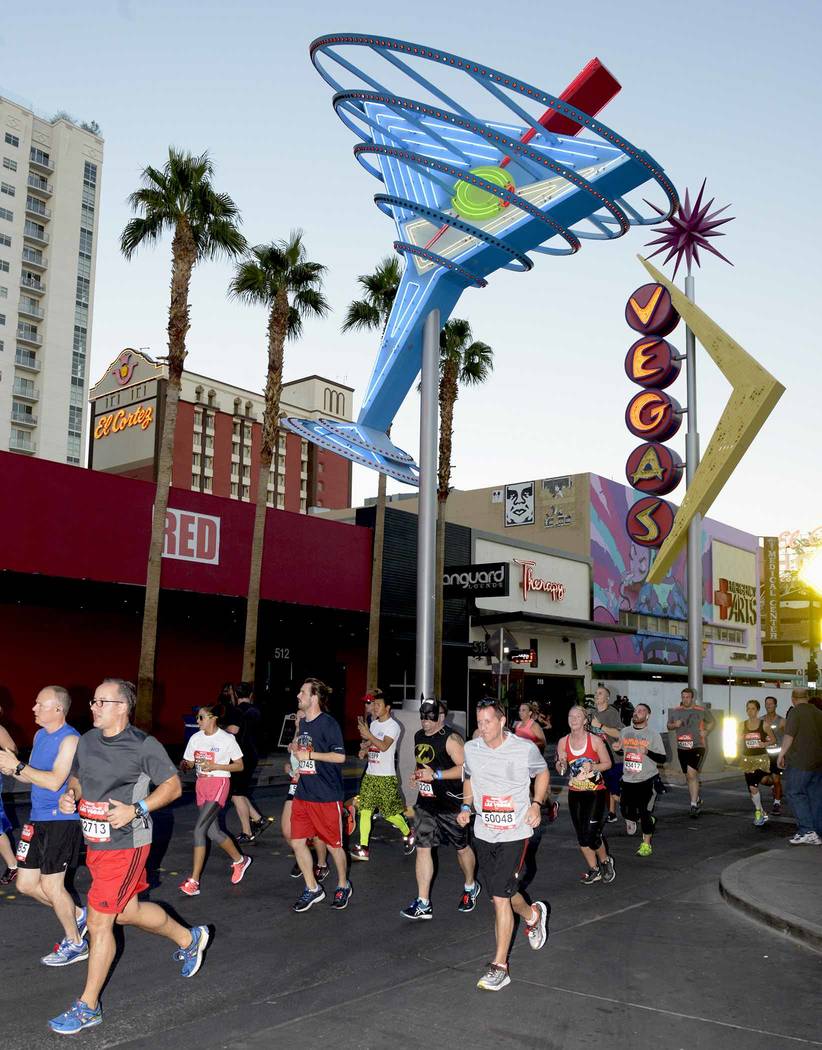 The GEICO Rock ‘n’ Roll Marathon hits the streets of  Las Vegas. Sunday, November 13, 2016. CREDIT: Glenn Pinkerton/Las Vegas News Bureau