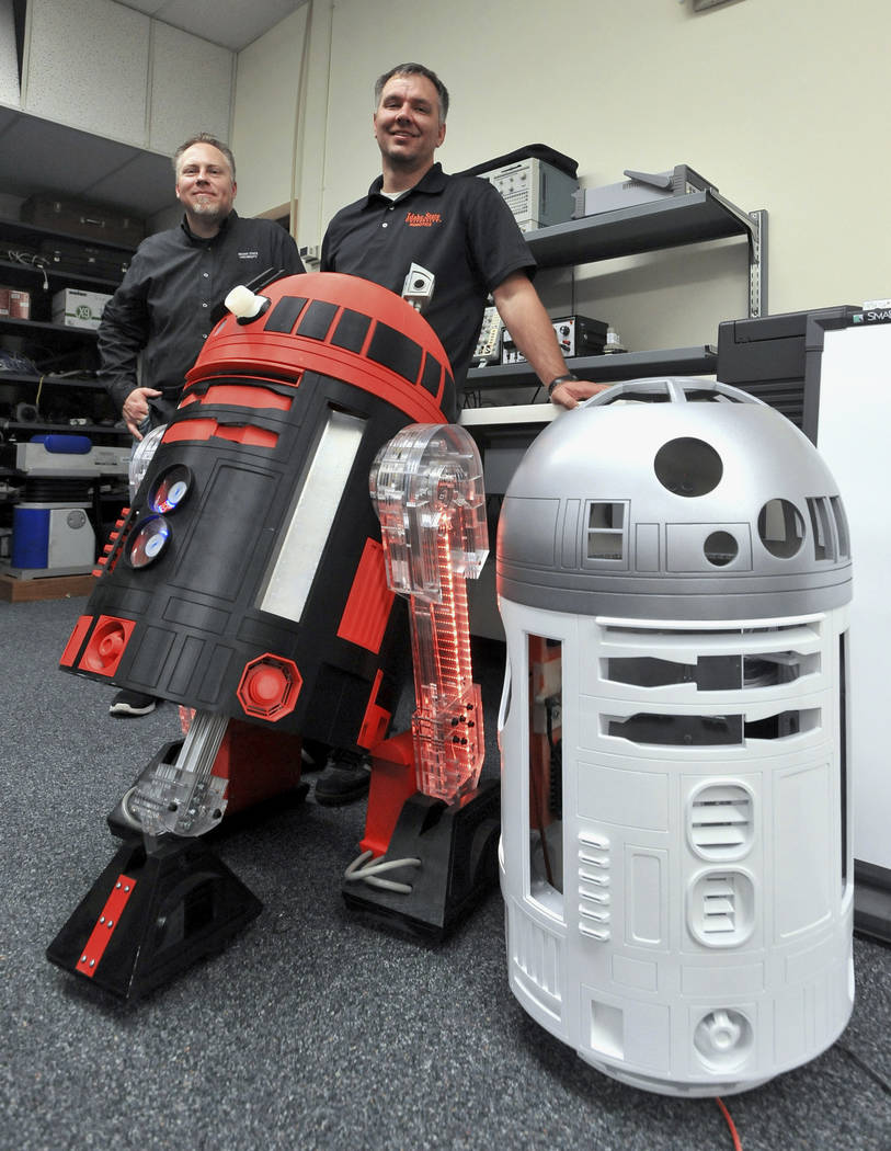 Dem mager protein Students in Idaho build functional 'Star Wars' R2-D2 robot | Las Vegas  Review-Journal