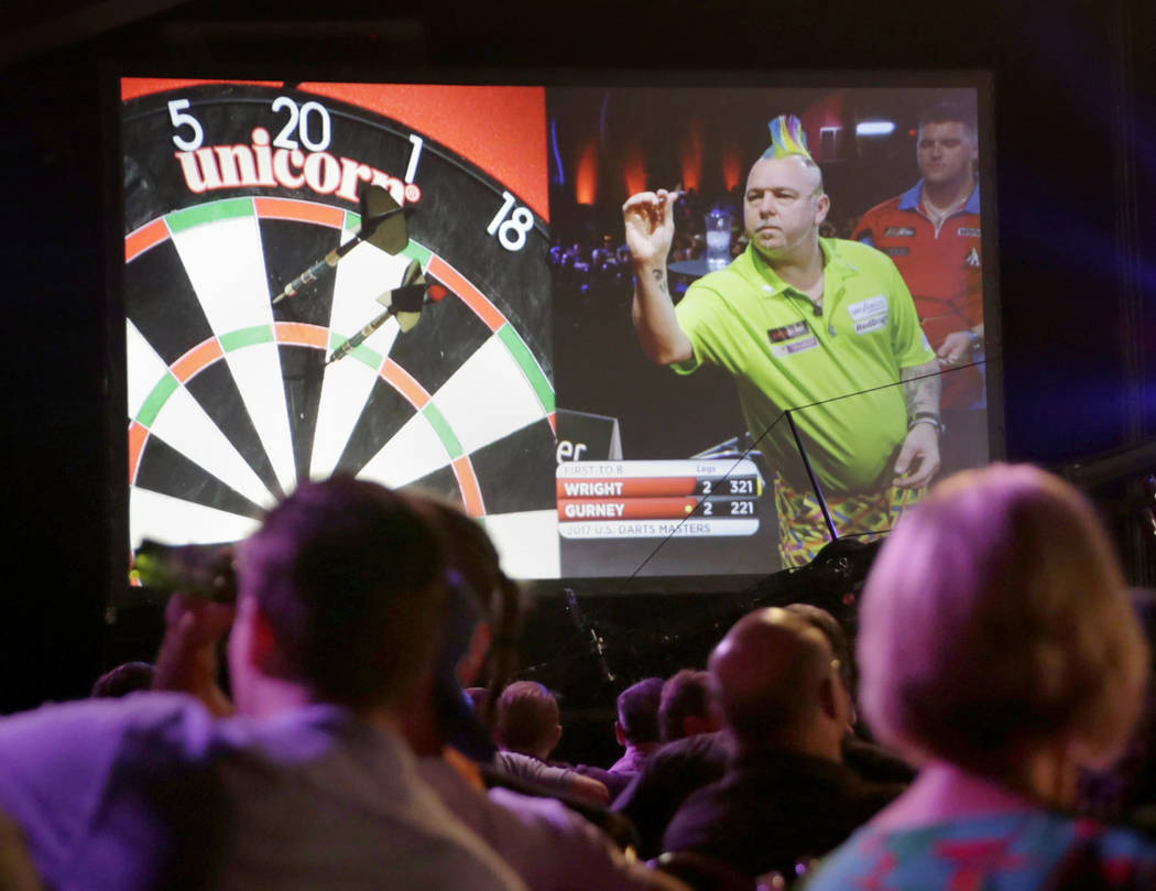 Top darts competition throws into frenzy at Tropicana | Las Review-Journal