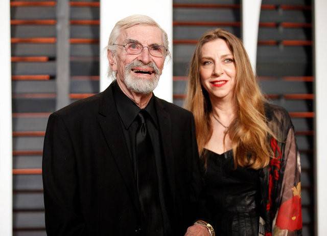 FILE PHOTO -  Actor Martin Landau and daughter, Susan Landau Finch, arrive at the 2015 Vanity Fair Oscar Party in Beverly Hills, California February 22, 2015. REUTERS/Danny Moloshok/File Photo