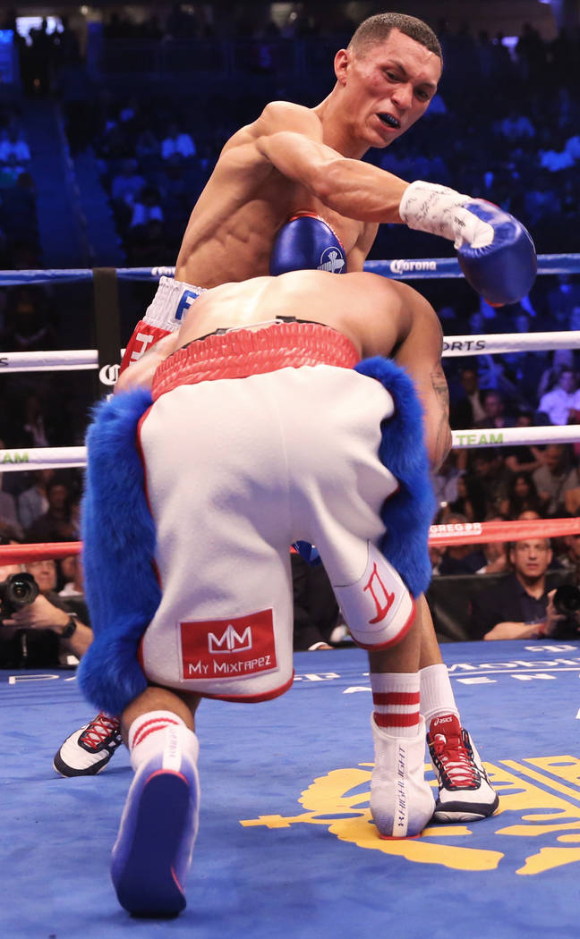 Francisco Fonseca, back, lands a punch against Gervonta Davis in the 6th round on Saturday, Aug 26, 2017, at T-Mobile Arena, in Las Vegas. Benjamin Hager Las Vegas Review-Journal @benjaminhphoto