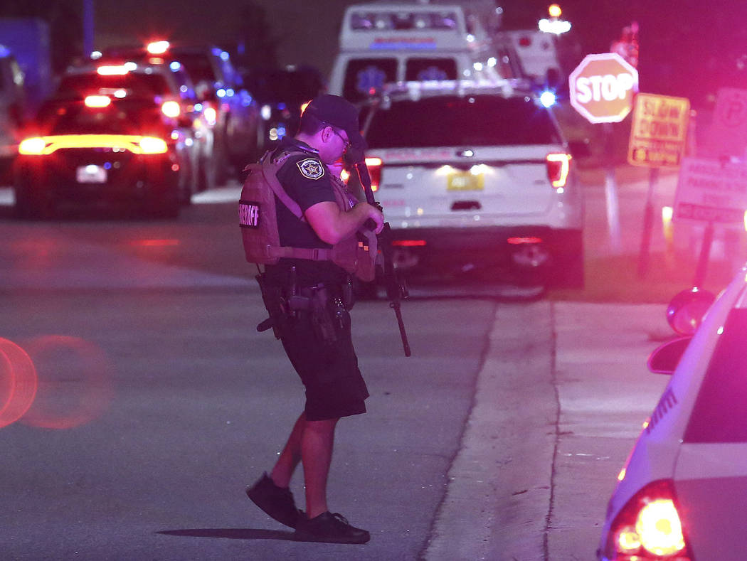1 police officer killed, 3 injured during 2 shootings in Florida Las