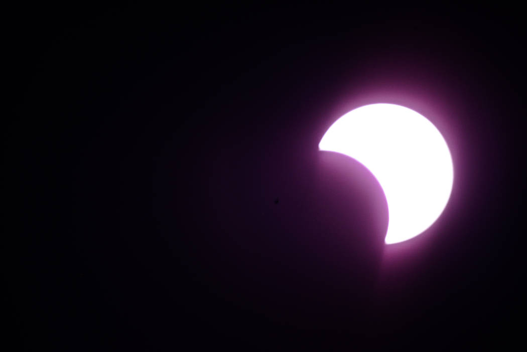 Las Vegas gets a glimpse, but eclipse watchers around US get a thrill