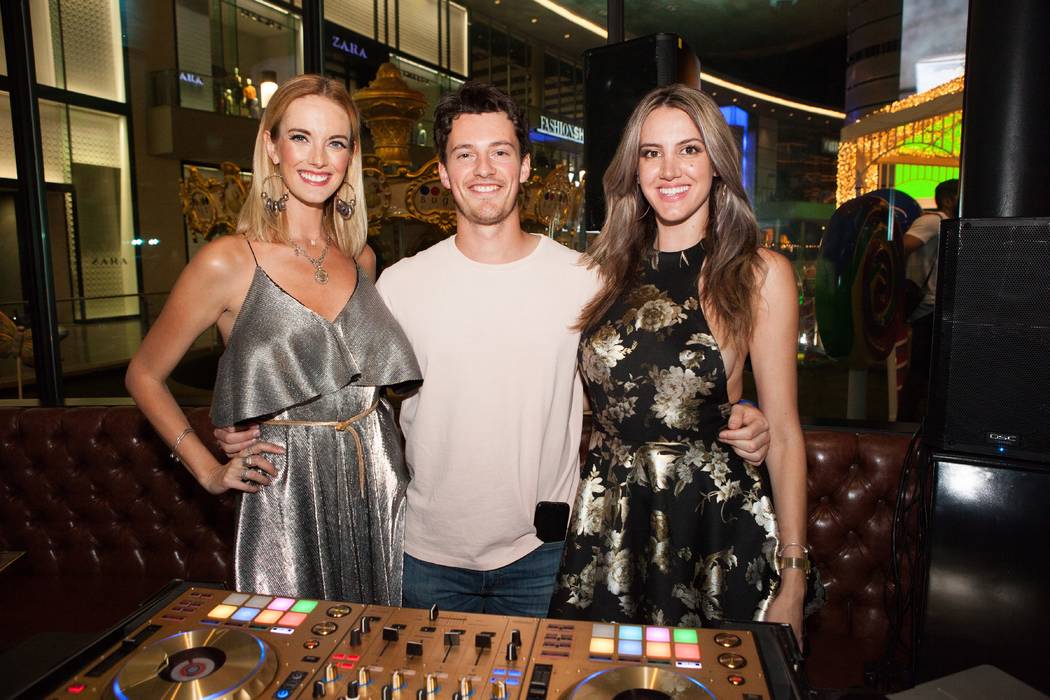 Dani Reeves, DJ Rob Tirea, Ermelinda Manos (Carlos Larios)