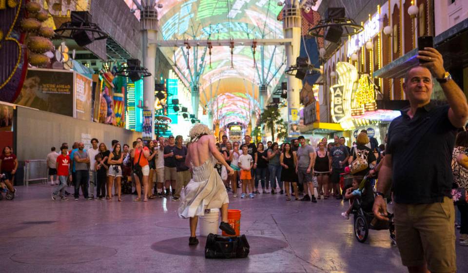 Las Vegas busker lottery plan still controversial after 2 years Las