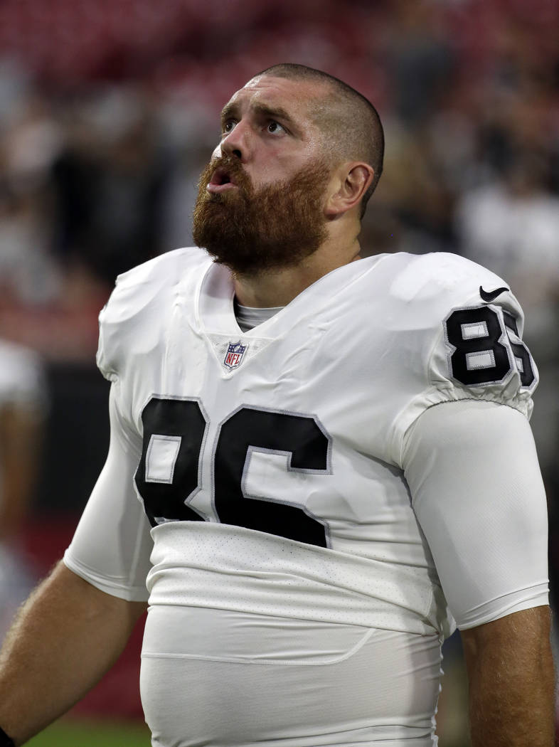 Oakland Raiders tight end Lee Smith (86) prior to an NFL preseason