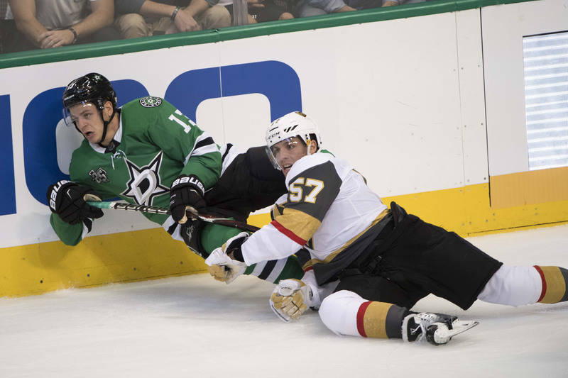 Dallas Recalls Left Wing Reilly Smith from Texas
