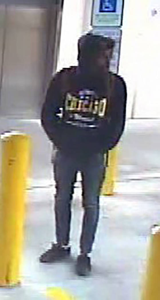 Surveillance photo of suspect (Las Vegas Metropolitan Police Department)