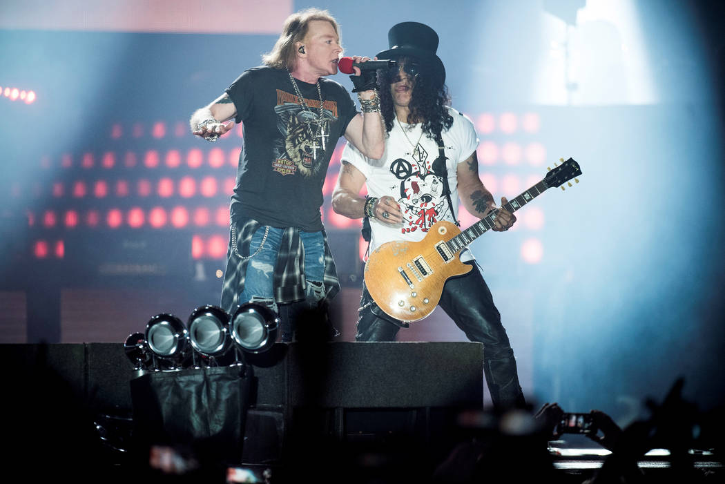 How Slash and Guns N' Roses Got Past Their Drama to Become a Sure Thing  Live - WSJ