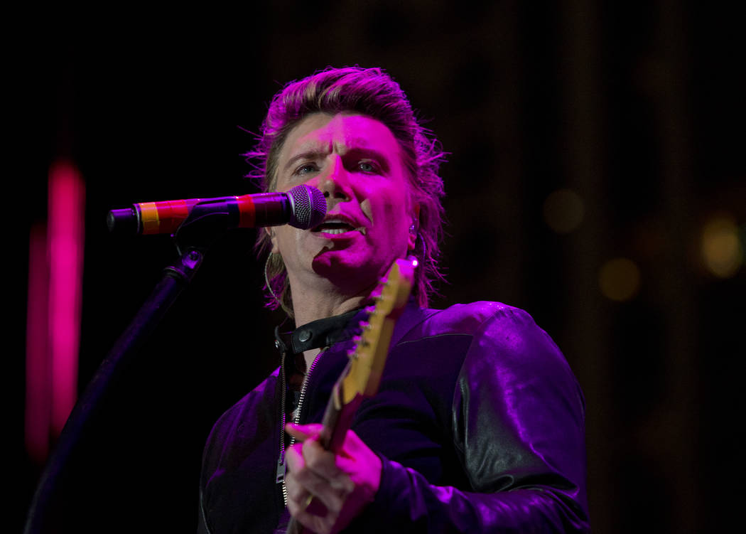 John Rezeznik of the Goo Goo Dolls performs after the 5K portion of the Rock ‘n’ Roll Las Vegas Marathon at the Las Vegas Festival Grounds on The Strip on Saturday, Nov. 11, 2017. Da ...