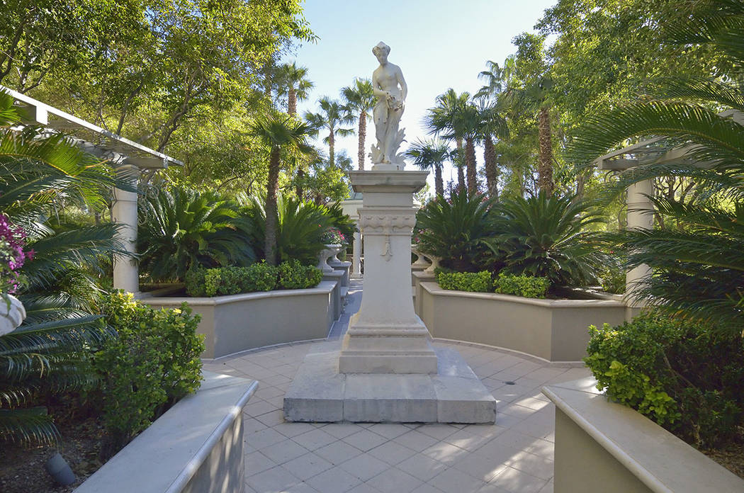 The garden outside of the home of Rich Worthington and Diane Boyle at Park Towers. (Bill Hughes Real Estate Millions)