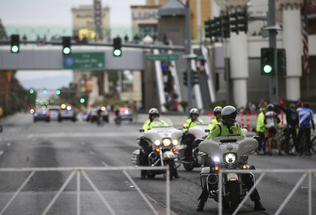 Henderson police officers before the start of the Rock 'n' Roll Marathon in Las Vegas on Sunday, Nov. 12, 2017. Chase Stevens Las Vegas Review-Journal @csstevensphoto