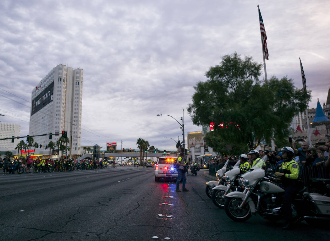 Henderson police officers near the start line of the Rock 'n' Roll Marathon in Las Vegas on Sunday, Nov. 12, 2017. Chase Stevens Las Vegas Review-Journal @csstevensphoto