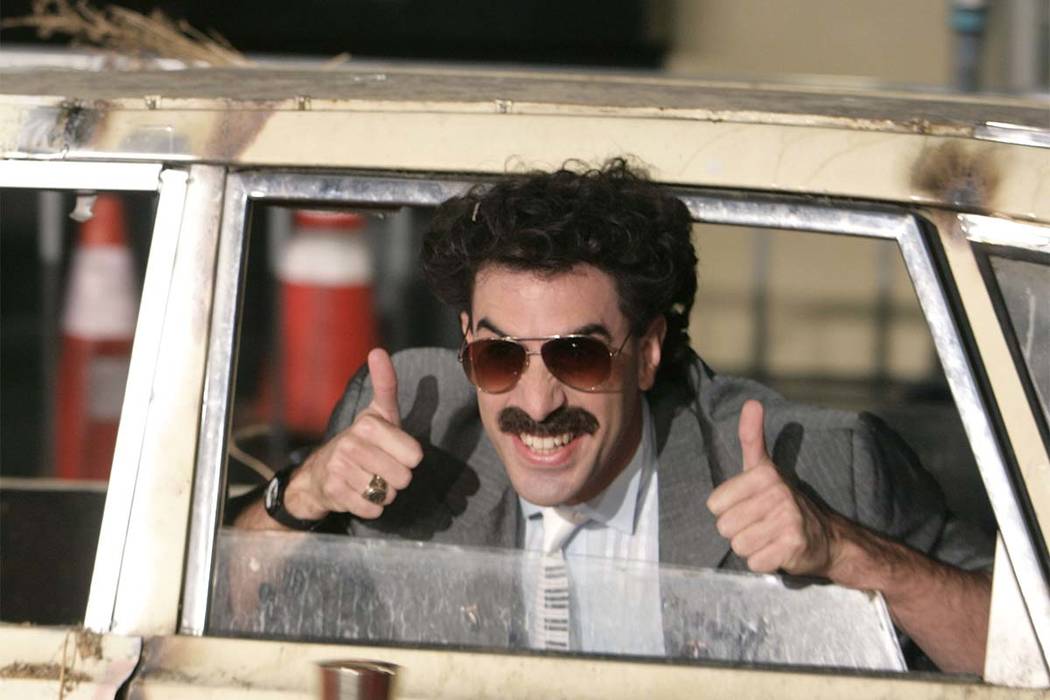 Dva čeští turisté zatčeni a pokutováni za nošení oblečení Borat