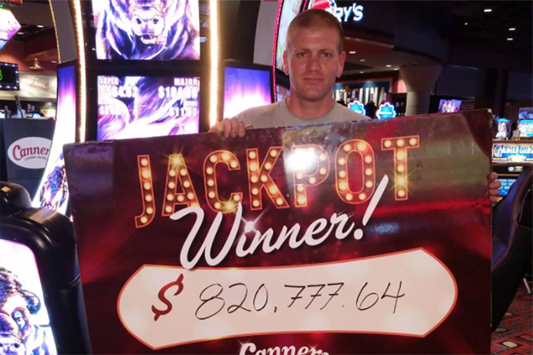 Robert holds his check at the Cannery in North Las Vegas (screengrab from @CanneryCasino on Twitter)