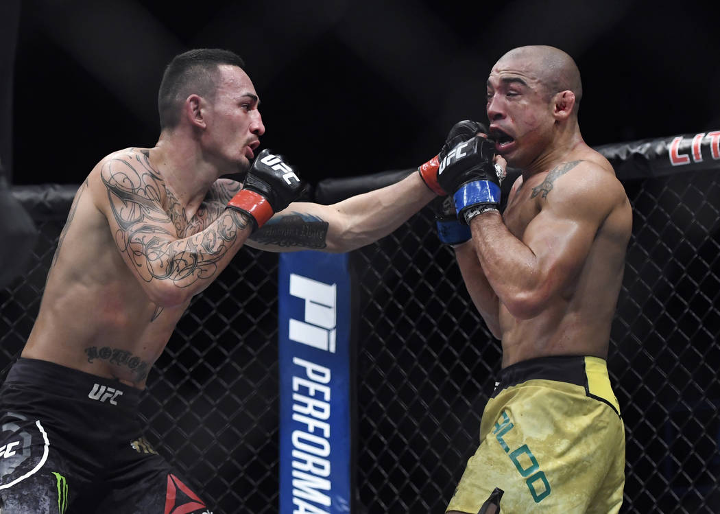 Max Holloway pummels Jose Aldo at UFC 218 to retain title | Las Vegas ...
