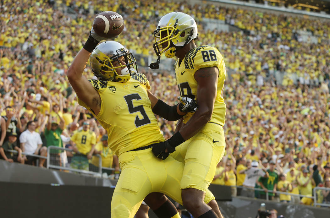 Oregon football team refuses to be uniform in its look