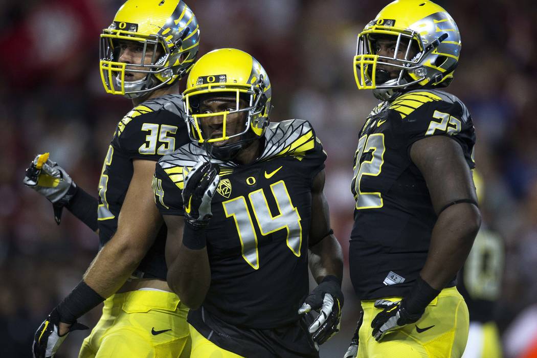 Oregon football team refuses to be uniform in its look Las Vegas