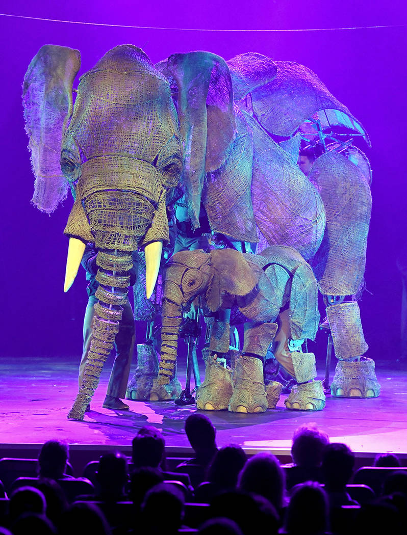 The (puppet) elephant in the room is at Paris Theater, Kats, Entertainment