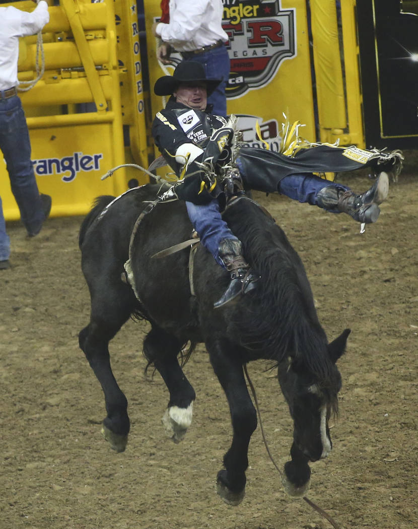 Bareback rider Jake Vold wins the first event at NFR Las Vegas Review