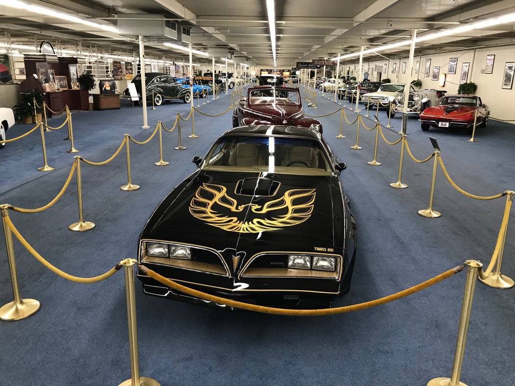 Long-running auto collection on Las Vegas Strip shutting its doors