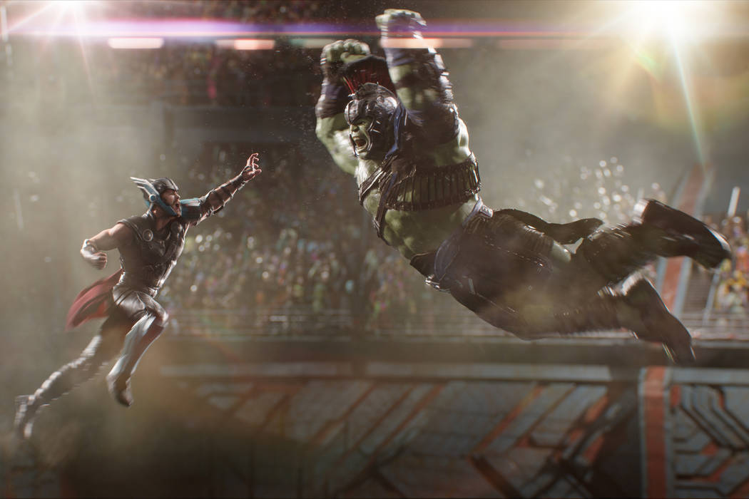 Marvel Studios Thor: Ragnarok..L to R: Thor (Chris Hemsworth) and Hulk (Mark Ruffalo)..Photo: Film Frame..©Marvel Studios 2017
